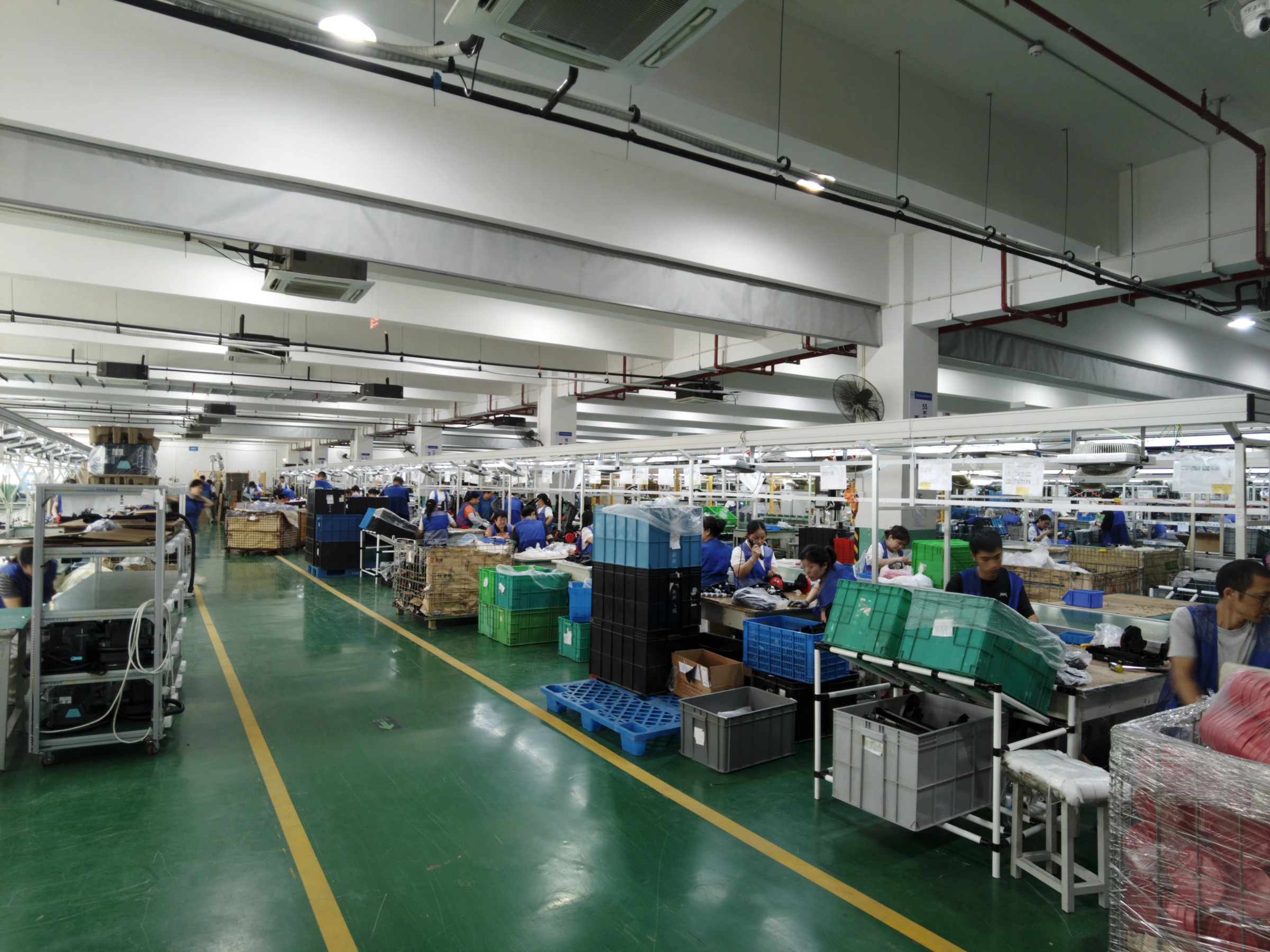 Cleaning appliances being assembled in the ZEK production workshop